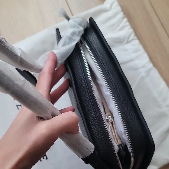 The Horse Clara Shoulder Bag Black - Picture 11 of 12